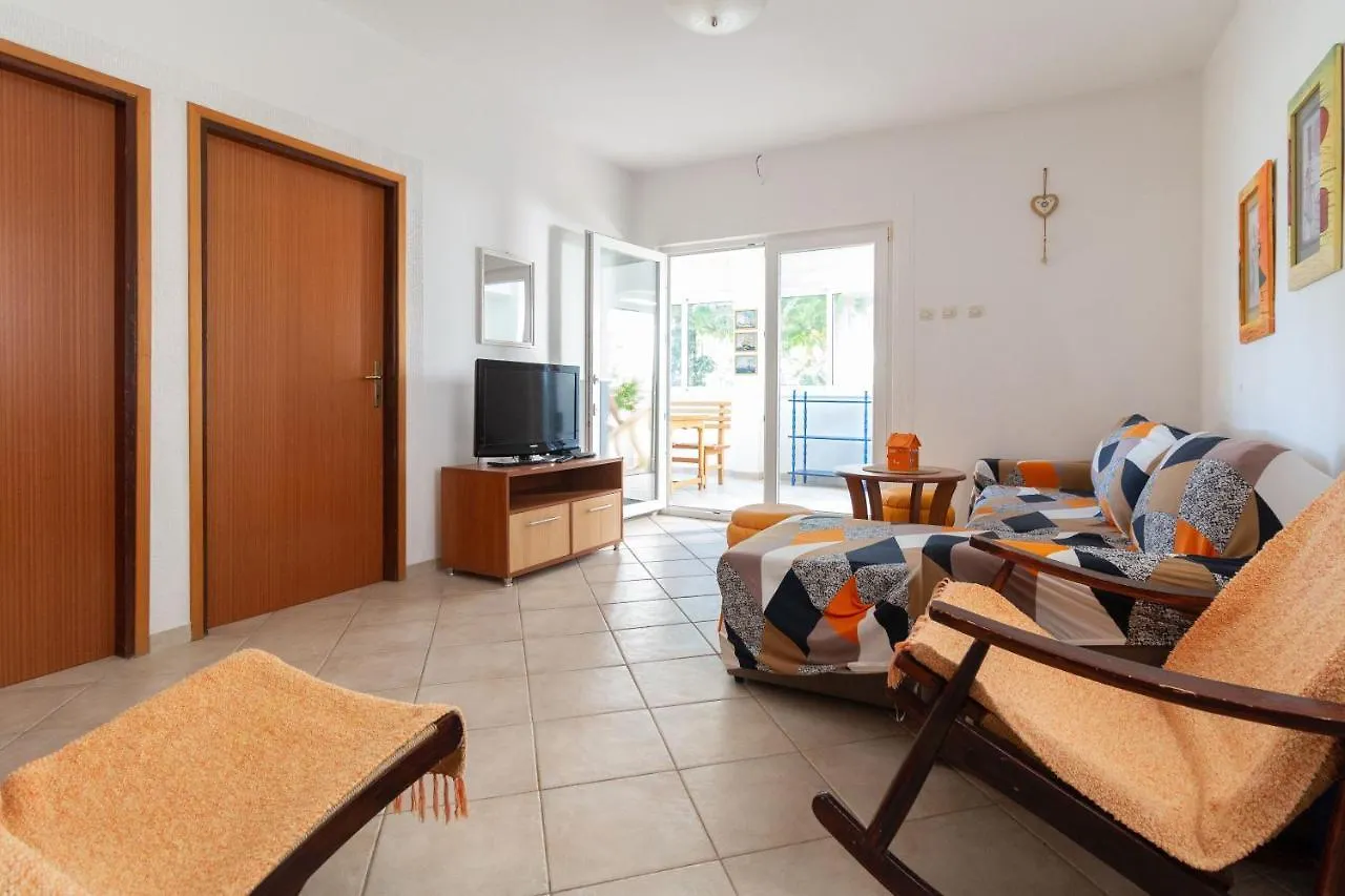 Apartment Mara Privlaka